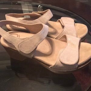 Beige heels